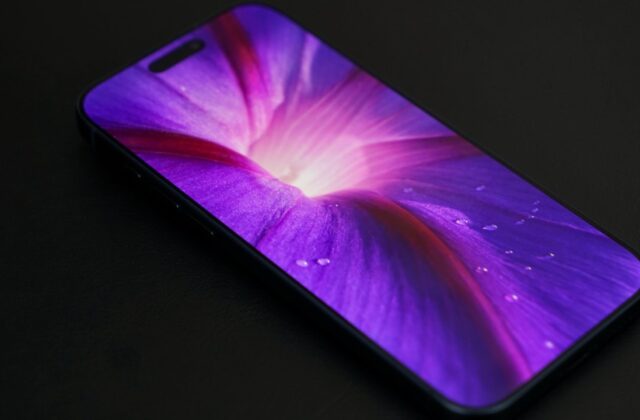 Apple’s iPhone 20 Could Be the Biggest iPhone Revolution Yet: Massive 7-Inch Display and Radical New Design Leaked