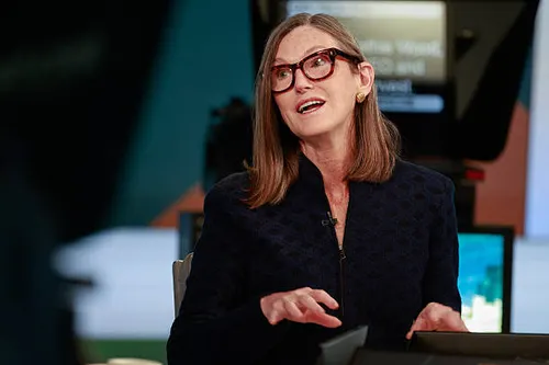 Cathie Wood’s Latest Portfolio Moves Explained: What ARK Invest Bought, Sold, and What Investors Are Watching