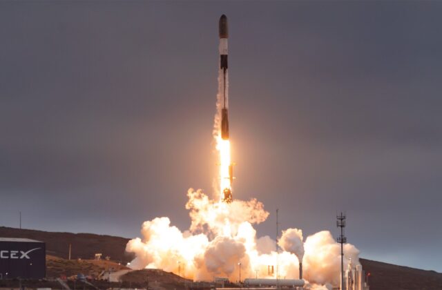 SpaceX Just Broke Another Launch Record: Two Falcon 9 Rockets Took Off Minutes Apart