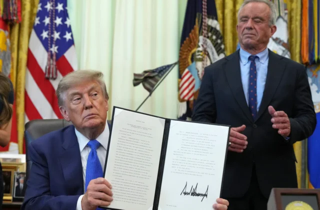 Trump’s New Childhood Vaccine Order Sparks Fierce U.S. Health Fight — What Changes for Parents Now?